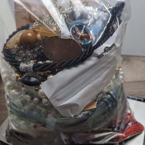 Jewelry Lot 4+ lbs 1150 Wearable Sellable Mystery Lot Free Shipping - Picture 4 of 7